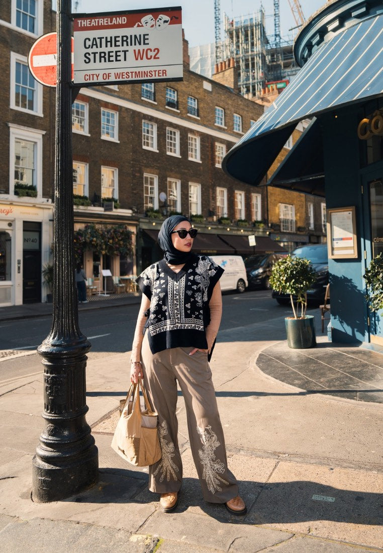 NONAETAL Serenity Orchid Knit Vest Black