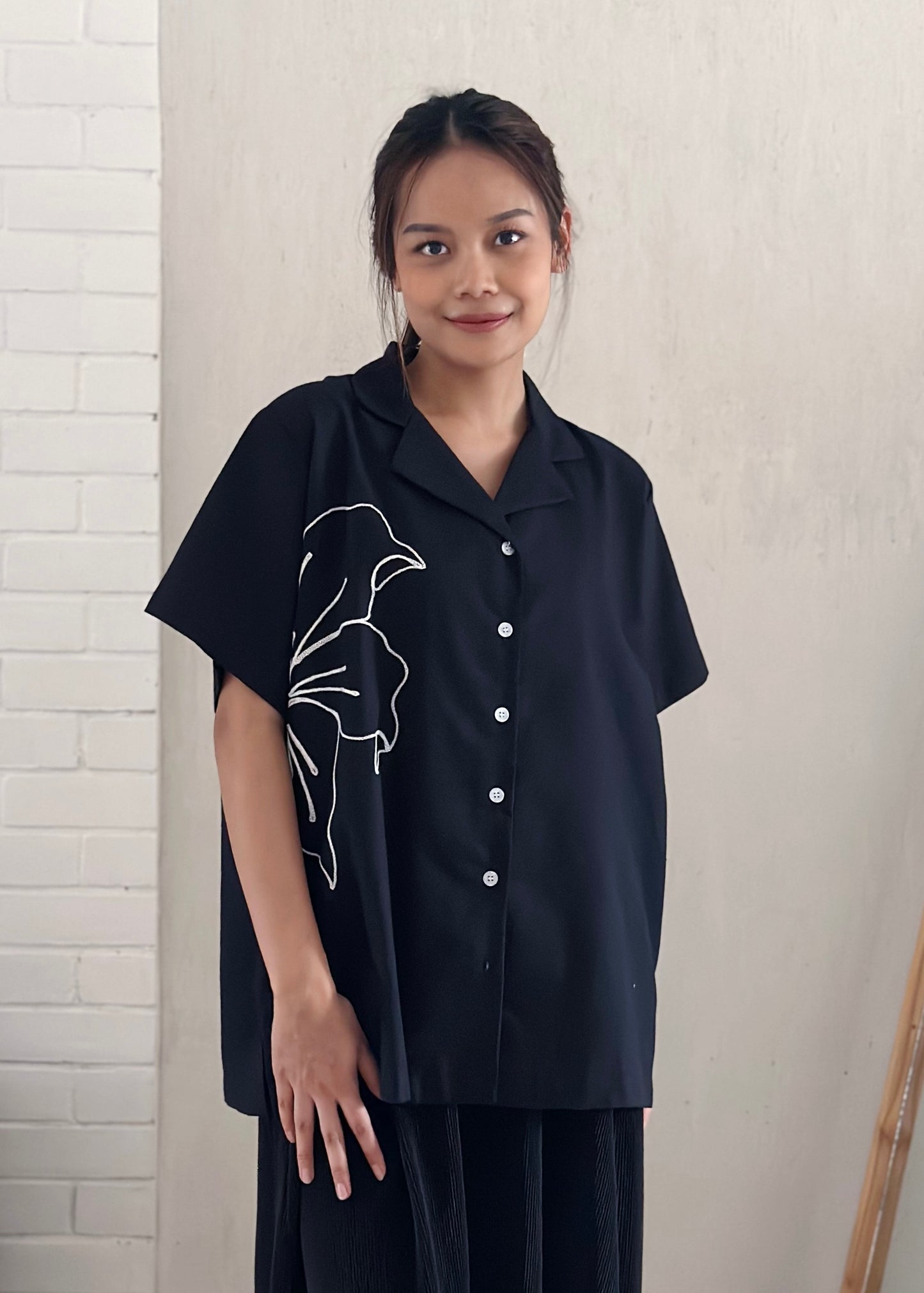 NONA Jemima Embro Shirt Short Sleeve Black