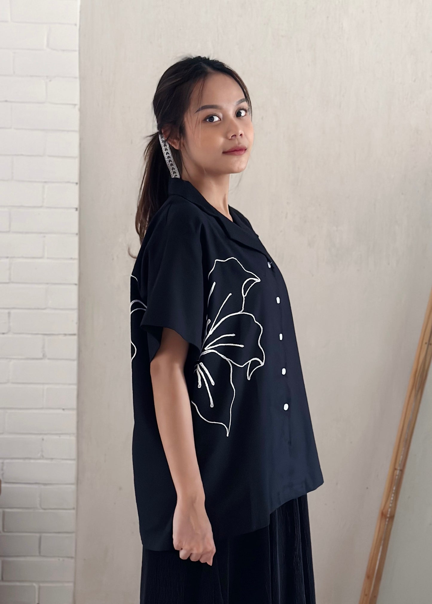 NONA Jemima Embro Shirt Short Sleeve Black