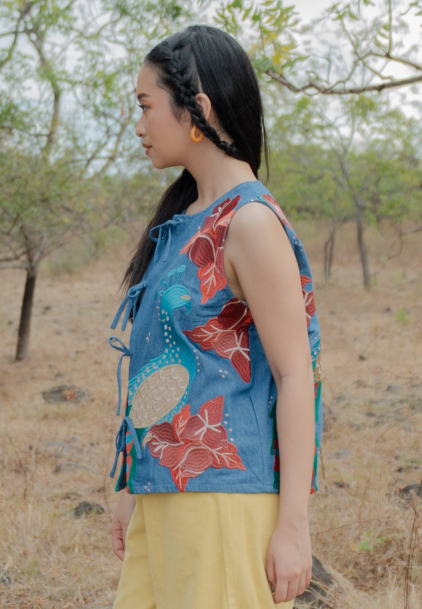 NONAETAL Lynx Peafowl Embroidery Vest Dark Blue Denim