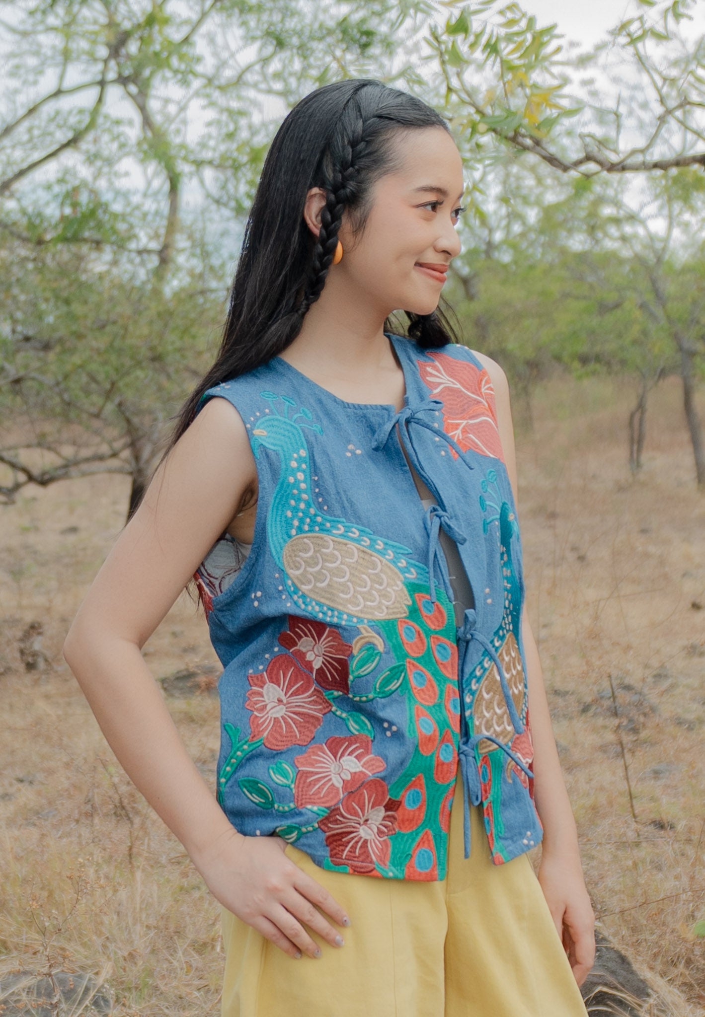 NONAETAL Lynx Peafowl Embroidery Vest Dark Blue Denim