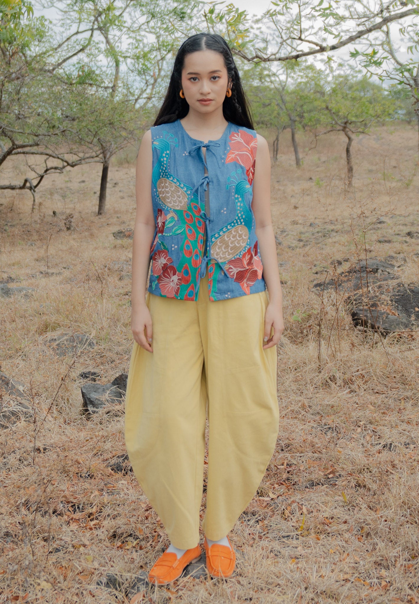 NONAETAL Lynx Peafowl Embroidery Vest Dark Blue Denim