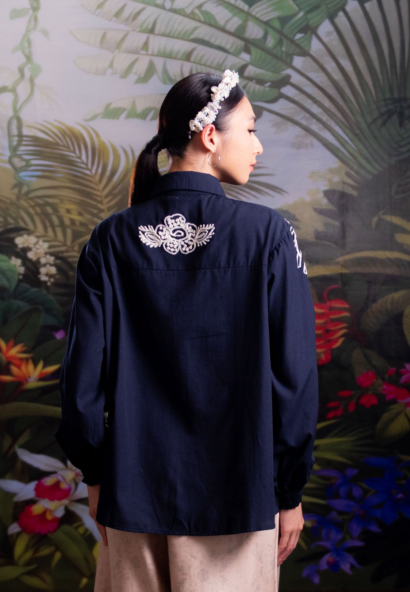 [PO 3 | START SHIPPING 28 FEB] NONAETAL Heritage Whisper Embroidery Shirt Long Sleeve Navy