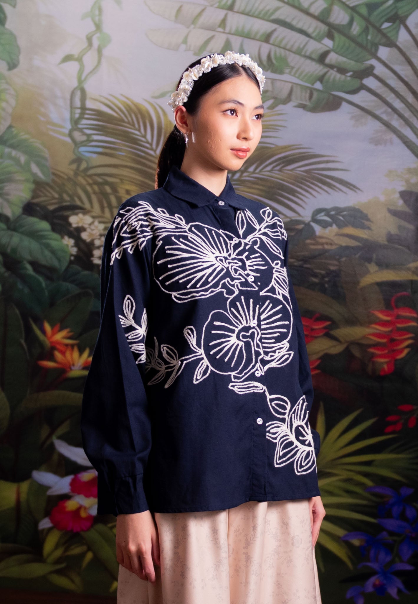 [PO 3 | START SHIPPING 28 FEB] NONAETAL Heritage Whisper Embroidery Shirt Long Sleeve Navy