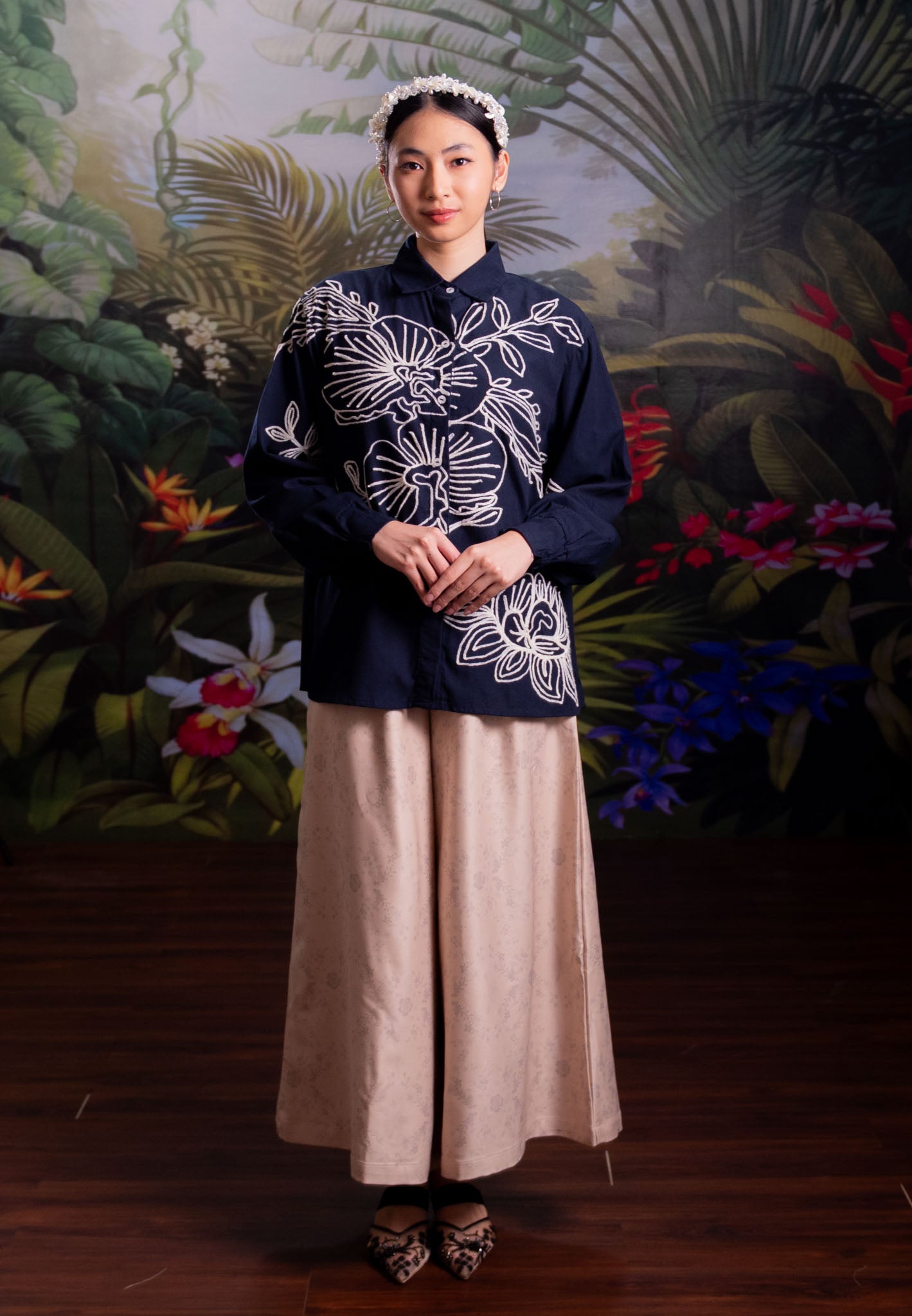 [PO 3 | START SHIPPING 28 FEB] NONAETAL Heritage Whisper Embroidery Shirt Long Sleeve Navy