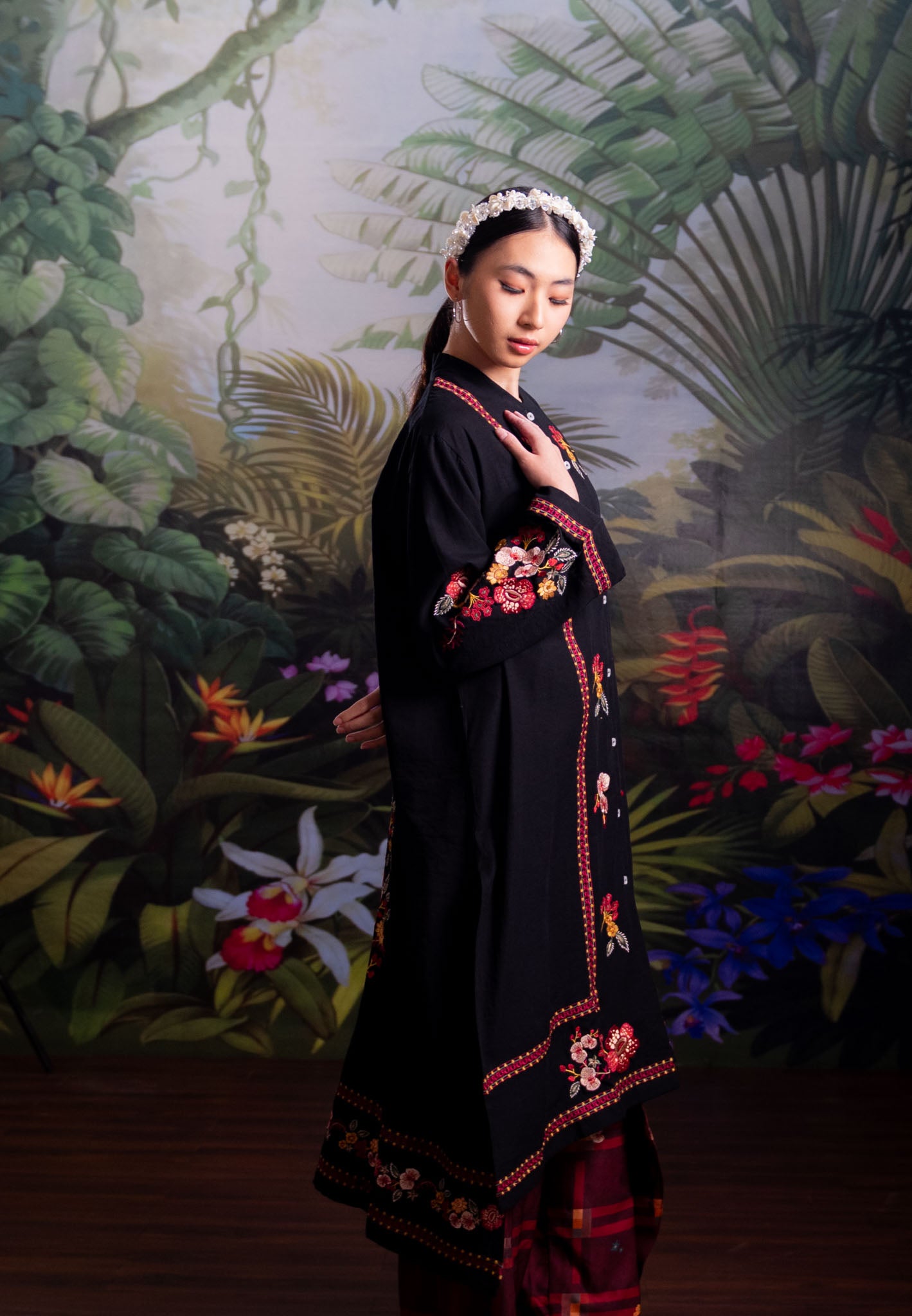 [PO 1 | START SHIPPING 16 FEB] NONAETAL Rafflesia Whisper Tunic Embroidery