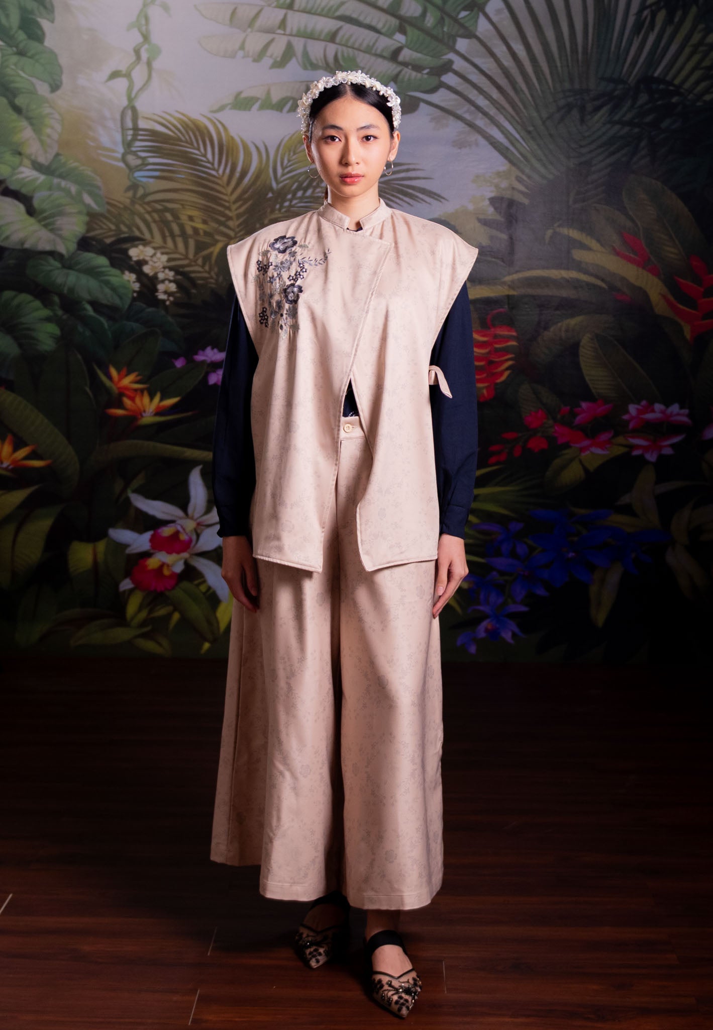 [PO 2 | START SHIPPING 23 FEB] NONAETAL Nucifera Whisper Embroidery Vest Winter Cream